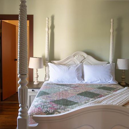 The Pearl Inn Bed And Breakfast Ilwaco Exterior photo