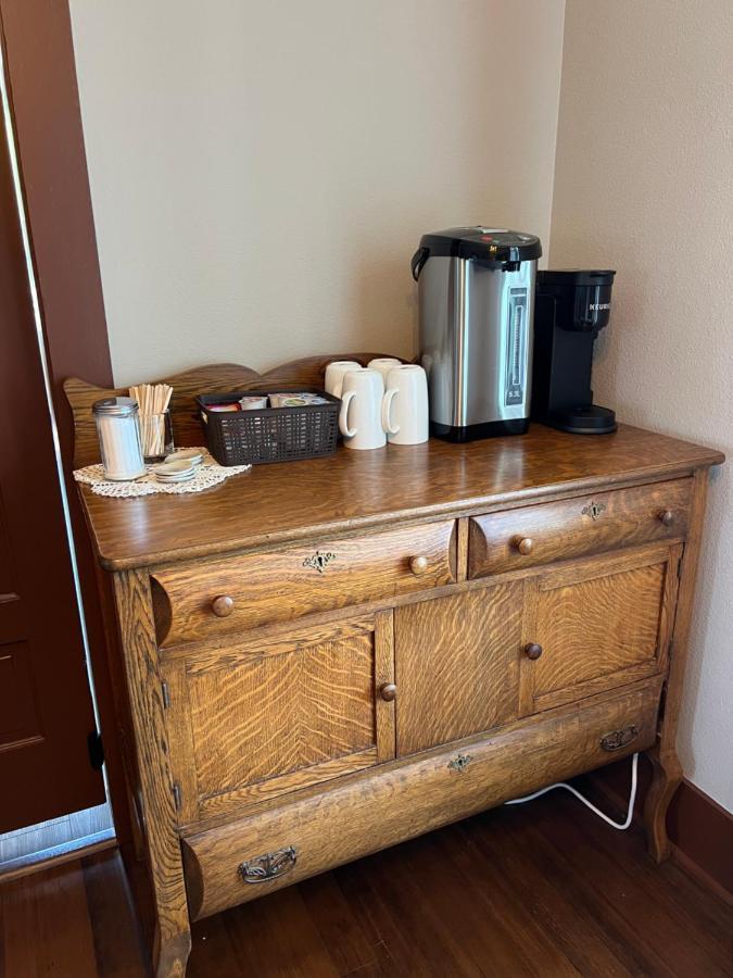 The Pearl Inn Bed And Breakfast Ilwaco Exterior photo