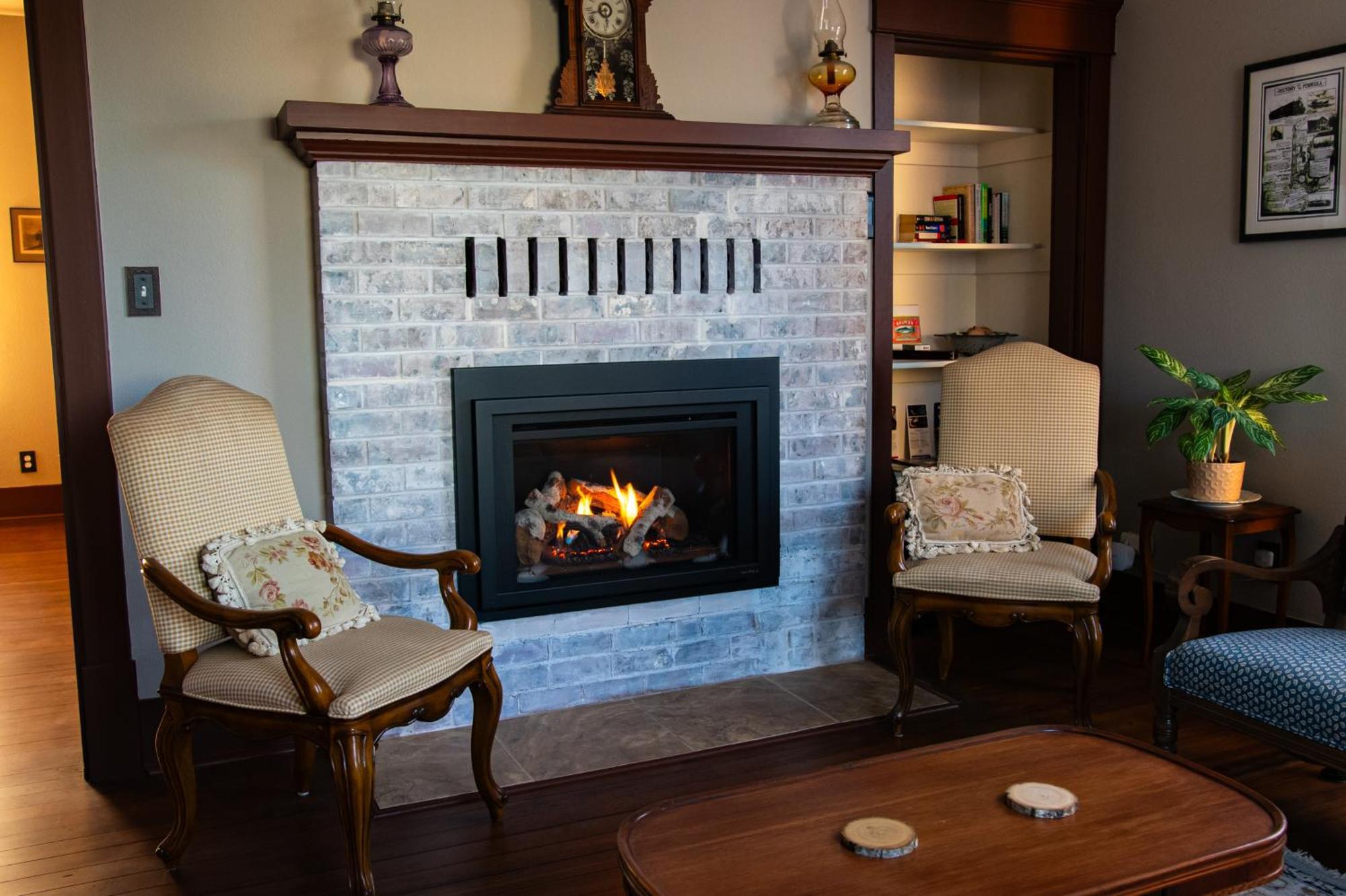 The Pearl Inn Bed And Breakfast Ilwaco Exterior photo