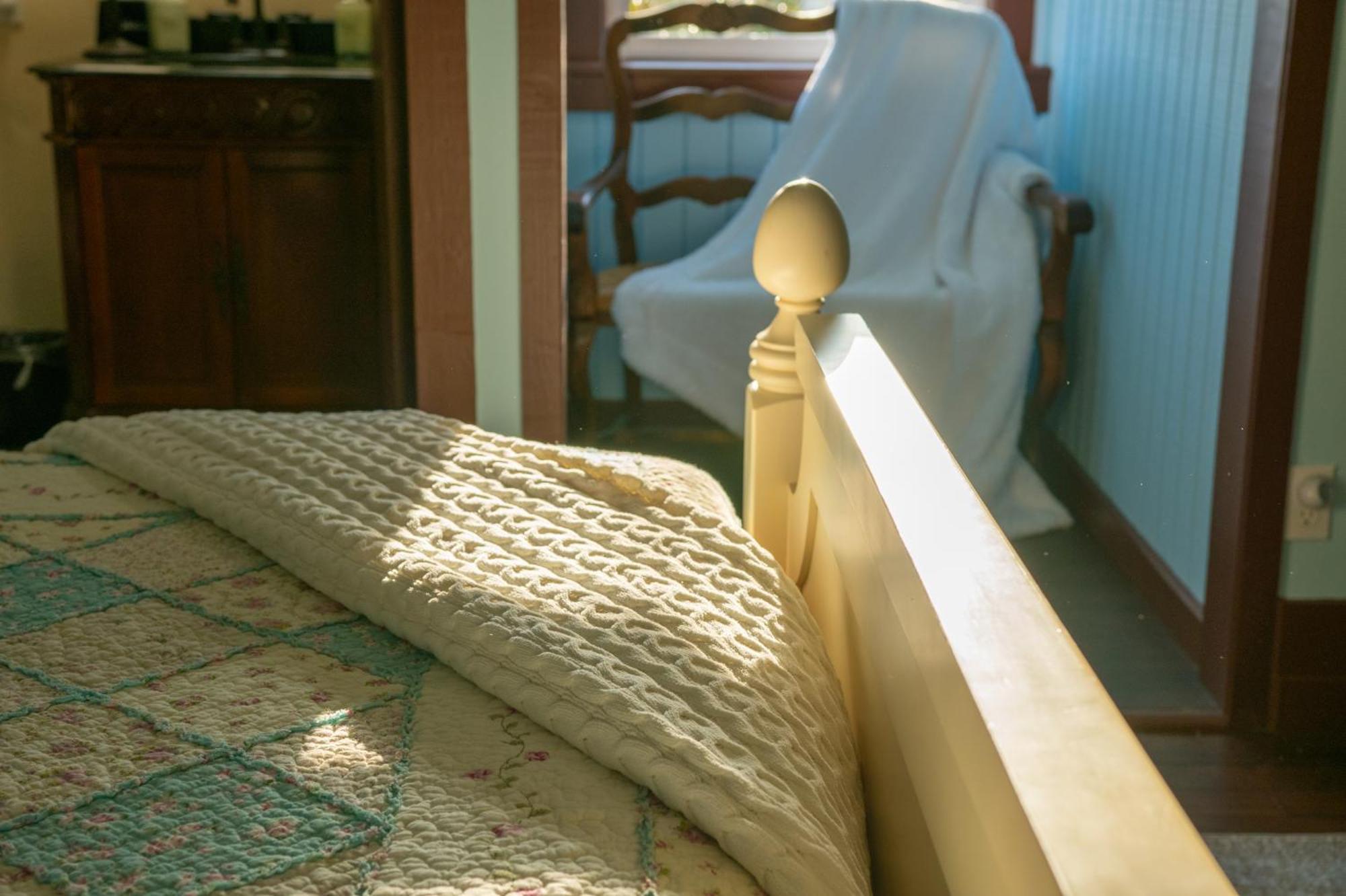 The Pearl Inn Bed And Breakfast Ilwaco Exterior photo
