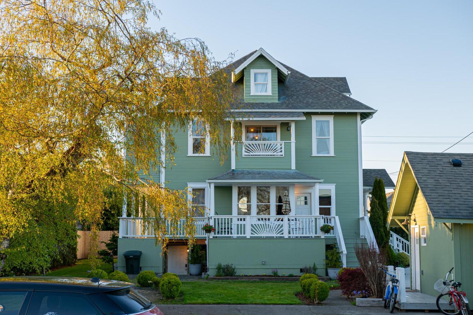 The Pearl Inn Bed And Breakfast Ilwaco Exterior photo